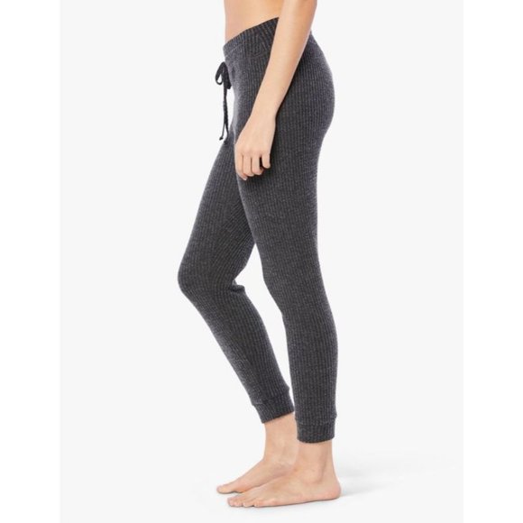 BEYOND YOGA Easy Waffle Knit Sweatpant in Charcoal - Picture 4 of 7
